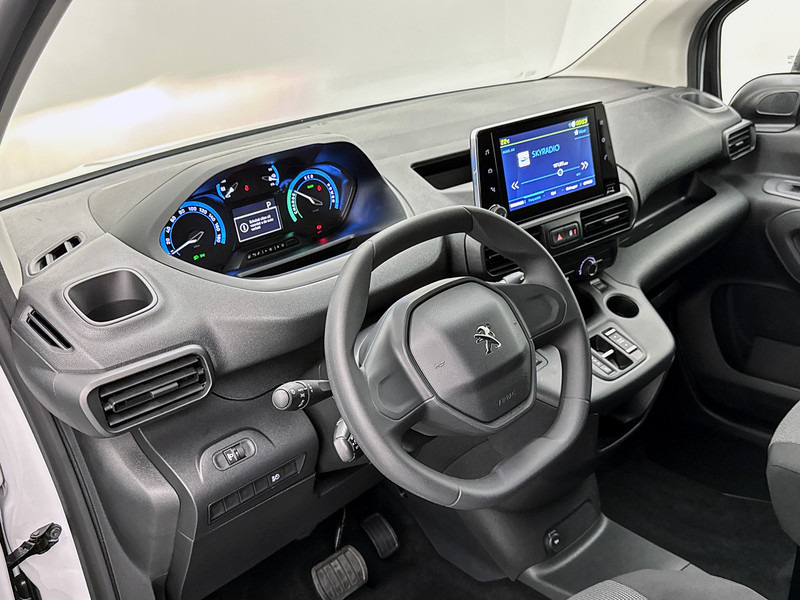 Peugeot e-Partner 136 L1 50 kWh Achteruitrijcamera Cruise Control Volledig elektrisch - فان المدمجة, فان كهربائية: صورة 5 Peugeot e-Partner 136 L1 50 kWh Achteruitrijcamera Cruise Control Volledig elektrisch - فان المدمجة, فان كهربائية: صورة 5