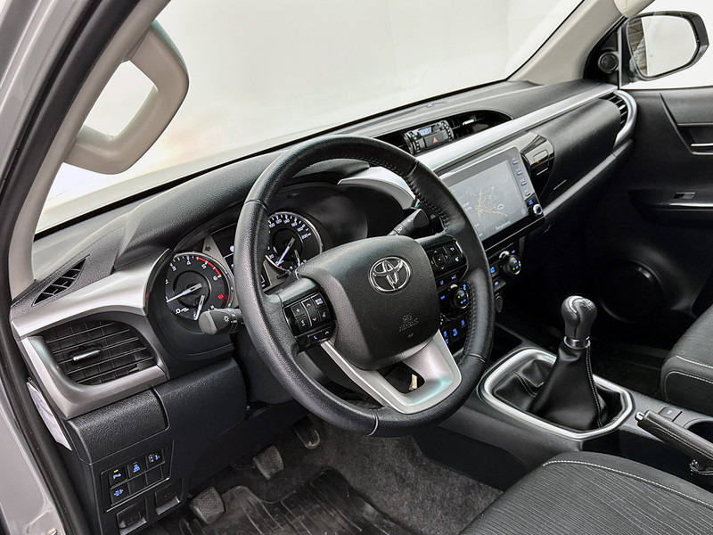 Toyota Hilux 2.4 D-4D Xtra Cab Professional Toneau cover 4x4 3.5t trekhaak Navigatie Stoelverwarming - شاحنة البيك أب: صورة 4 Toyota Hilux 2.4 D-4D Xtra Cab Professional Toneau cover 4x4 3.5t trekhaak Navigatie Stoelverwarming - شاحنة البيك أب: صورة 4