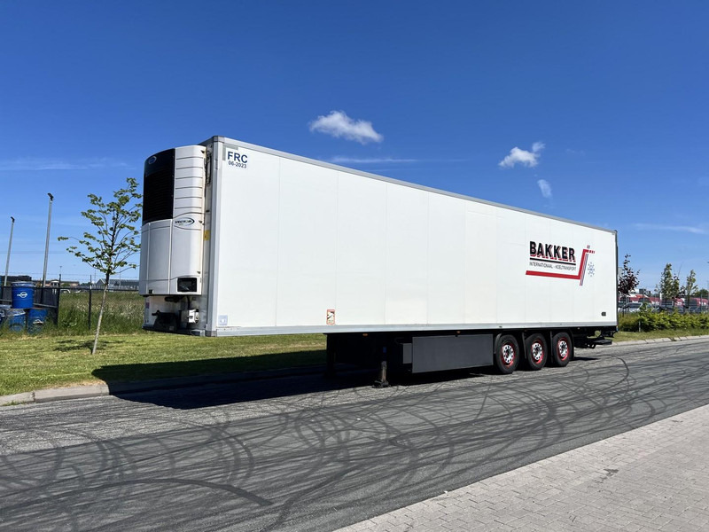 Kögel 3 - assige koeloplegger Carrier vector 1550 - نصف مقطورة مُبرِّدة: صورة 1 Kögel 3 - assige koeloplegger Carrier vector 1550 - نصف مقطورة مُبرِّدة: صورة 1