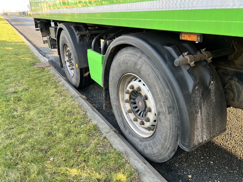 Krone 2- Assige Koeltrailer Carrier vector 1550 / laadklep / stuuras - نصف مقطورة مُبرِّدة: صورة 5 Krone 2- Assige Koeltrailer Carrier vector 1550 / laadklep / stuuras - نصف مقطورة مُبرِّدة: صورة 5