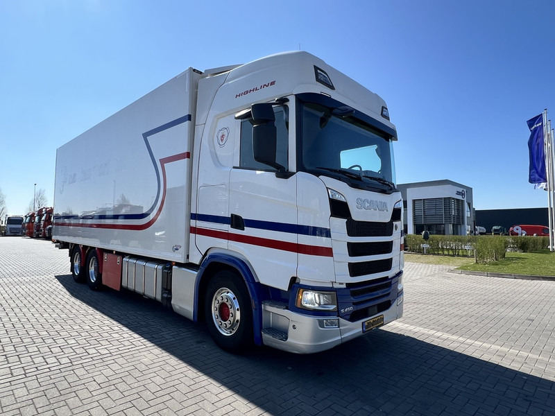 Scania S450 6x2 koelwagen Retarder / Dhollandia / Bloenenmaat - شاحنة الفريزر: صورة 3 Scania S450 6x2 koelwagen Retarder / Dhollandia / Bloenenmaat - شاحنة الفريزر: صورة 3
