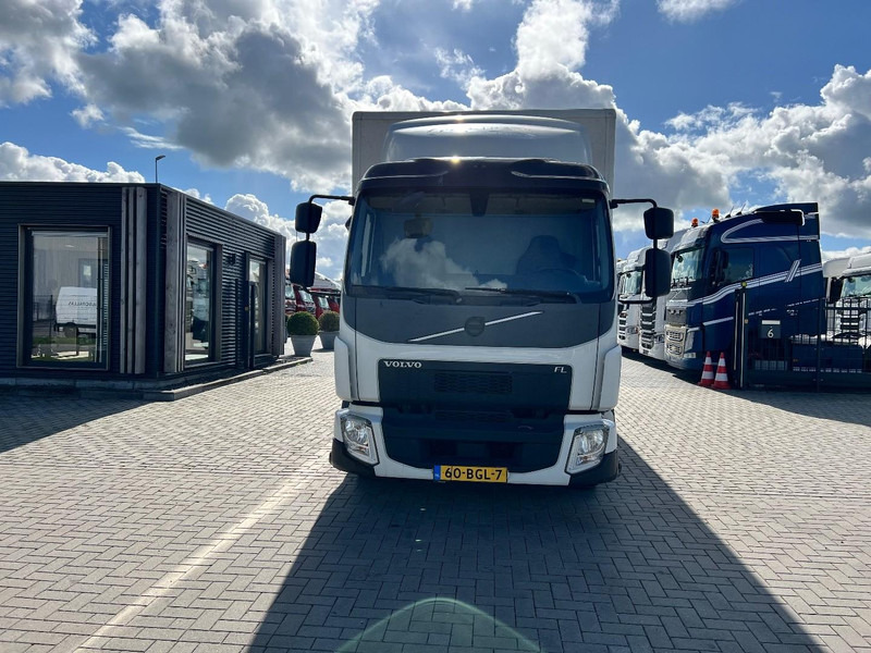 Volvo FL 210 4x2 bakwagen Dhollandia 1500kg / - شاحنة مقفلة: صورة 2 Volvo FL 210 4x2 bakwagen Dhollandia 1500kg / - شاحنة مقفلة: صورة 2
