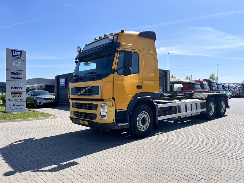 Volvo FM480 6X2 containersysteem Globetrotter / NCH systeem / 10 Tyres - شاحنة - نظام الكابلات: صورة 1 Volvo FM480 6X2 containersysteem Globetrotter / NCH systeem / 10 Tyres - شاحنة - نظام الكابلات: صورة 1
