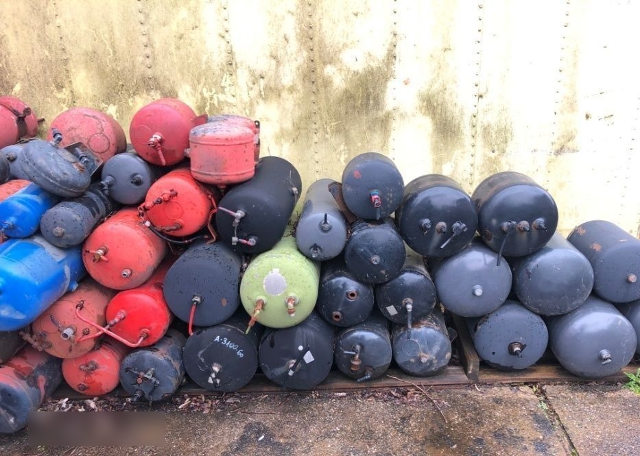 Butelii camion , cap tractor , semiremorca din dezmembrari DAF TGA - أجزاء الفرامل - شاحنة: صورة 1 Butelii camion , cap tractor , semiremorca din dezmembrari DAF TGA - أجزاء الفرامل - شاحنة: صورة 1