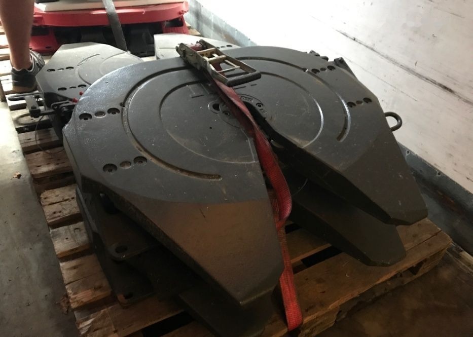 DAF XF truck - وصلة العجلة الخامسة - شاحنة: صورة 4 DAF XF truck - وصلة العجلة الخامسة - شاحنة: صورة 4