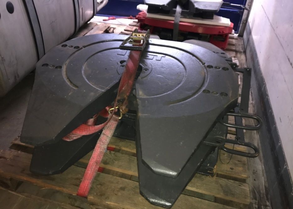 DAF XF truck - وصلة العجلة الخامسة - شاحنة: صورة 1 DAF XF truck - وصلة العجلة الخامسة - شاحنة: صورة 1