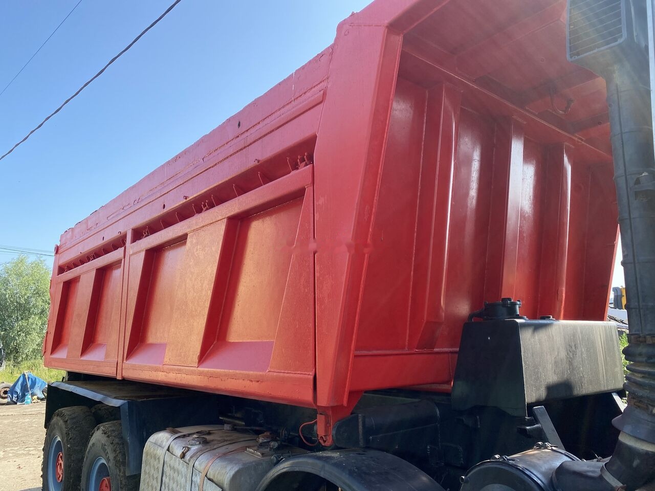 Hyva Bena 8x4 cu semisasiu , cilindru basculare si rezervor ulei hidr - صنوق قلاب: صورة 2 Hyva Bena 8x4 cu semisasiu , cilindru basculare si rezervor ulei hidr - صنوق قلاب: صورة 2