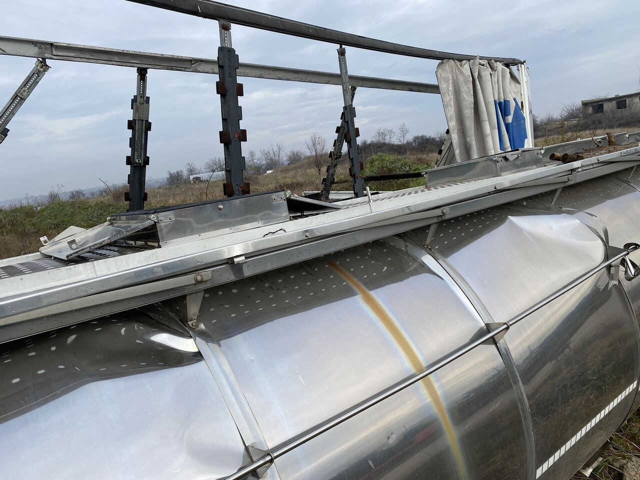 Magyar REZERVOR CISTERNA INOX ALIMENTAR in stare buna - صهريج حاوية: صورة 5 Magyar REZERVOR CISTERNA INOX ALIMENTAR in stare buna - صهريج حاوية: صورة 5