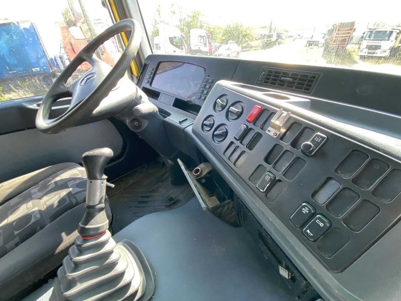 شاحنات مسطحة, شاحنة كرين Mercedes-Benz Actros MP1: صورة 12