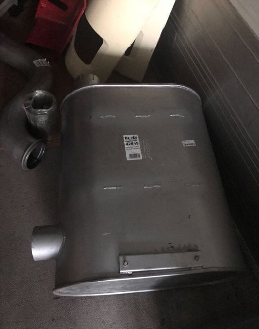 Renault DCI - ماسورة العادم - شاحنة: صورة 1 Renault DCI - ماسورة العادم - شاحنة: صورة 1