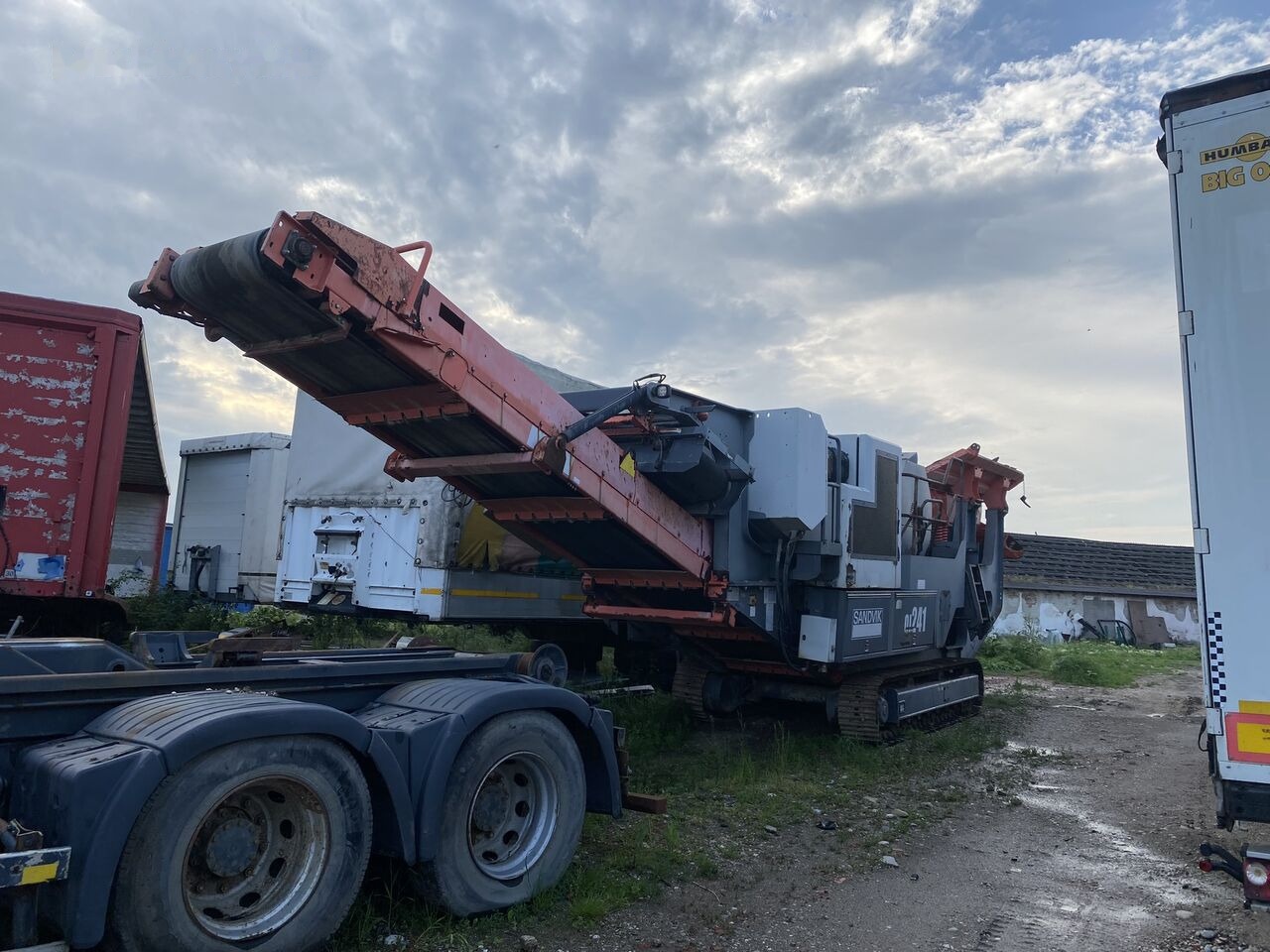 Sandvik Concasor cu falci Sandvik QJ241 - كسارة متحركه: صورة 1 Sandvik Concasor cu falci Sandvik QJ241 - كسارة متحركه: صورة 1