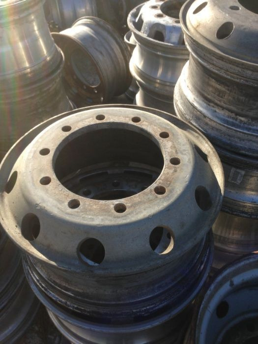 Vand jante aluminiu/tabla pentru camioane/ remorci - الجنوط - شاحنة: صورة 1 Vand jante aluminiu/tabla pentru camioane/ remorci - الجنوط - شاحنة: صورة 1