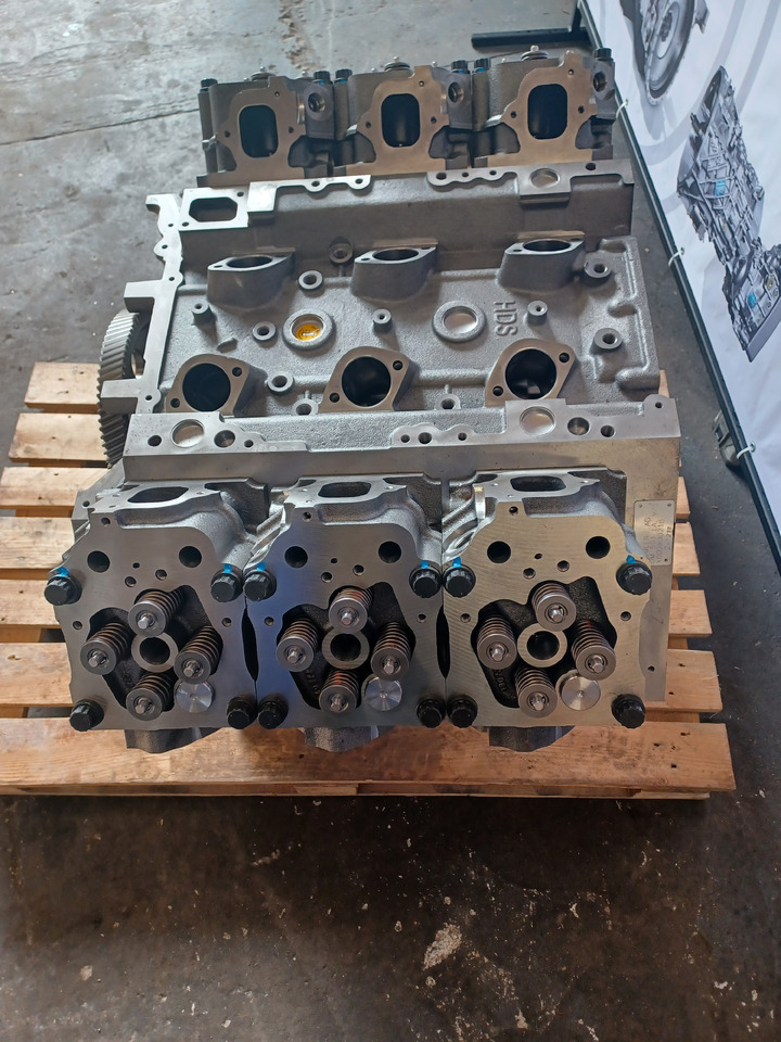 Mercedes-Benz Bloque de cilindros OM501LA Mercedes-Benz, EURO 5 - حاجز الاسطوانة - شاحنة: صورة 4 Mercedes-Benz Bloque de cilindros OM501LA Mercedes-Benz, EURO 5 - حاجز الاسطوانة - شاحنة: صورة 4