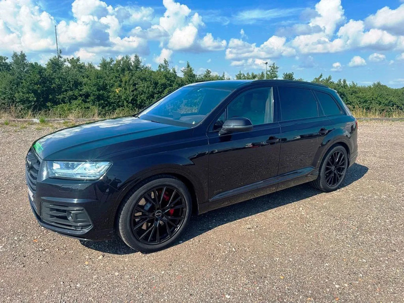 Audi SQ7 Black Edition. panoramo sun roof. . oil heater. head up display. 21" alu weels. night vision. B&O sound system. - سيارة دفع رباعي: صورة 2 Audi SQ7 Black Edition. panoramo sun roof. . oil heater. head up display. 21" alu weels. night vision. B&O sound system. - سيارة دفع رباعي: صورة 2
