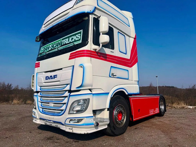 DAF XF 450 DAF XF 450 Special Interior. 706000 km. Euro 6 - وحدة جر: صورة 1 DAF XF 450 DAF XF 450 Special Interior. 706000 km. Euro 6 - وحدة جر: صورة 1