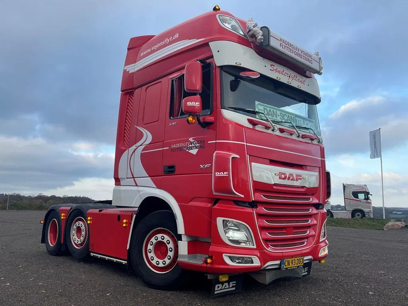 DAF XF 530 Twensteer Special interior. Full Air suspension Hydr. system - وحدة جر: صورة 2 DAF XF 530 Twensteer Special interior. Full Air suspension Hydr. system - وحدة جر: صورة 2