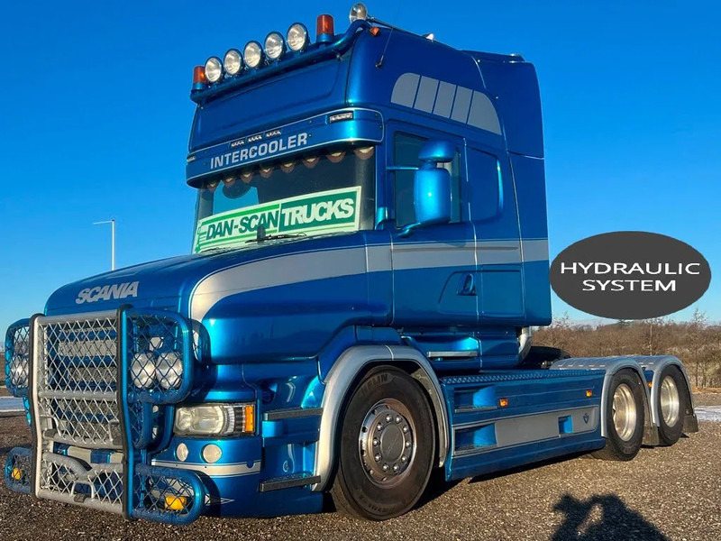 Scania T520 V8 Speciel interior. Air / Air suspension. Opticruise / Retarder .PTO on Engine and gearbox. New Hydr. system. - وحدة جر: صورة 1 Scania T520 V8 Speciel interior. Air / Air suspension. Opticruise / Retarder .PTO on Engine and gearbox. New Hydr. system. - وحدة جر: صورة 1
