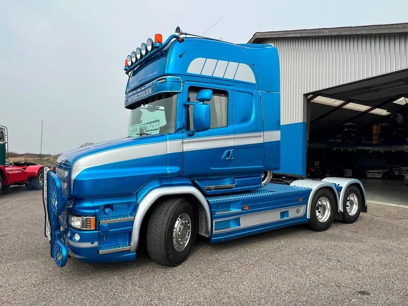 Scania T520 V8 Speciel interior. Air / Air suspension. Opticruise / Retarder .PTO on Engine and gearbox. New Hydr. system. - وحدة جر: صورة 4 Scania T520 V8 Speciel interior. Air / Air suspension. Opticruise / Retarder .PTO on Engine and gearbox. New Hydr. system. - وحدة جر: صورة 4