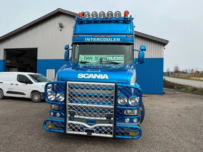 Scania T520 V8 Speciel interior. Air / Air suspension. Opticruise / Retarder .PTO on Engine and gearbox. New Hydr. system. - وحدة جر: صورة 5 Scania T520 V8 Speciel interior. Air / Air suspension. Opticruise / Retarder .PTO on Engine and gearbox. New Hydr. system. - وحدة جر: صورة 5