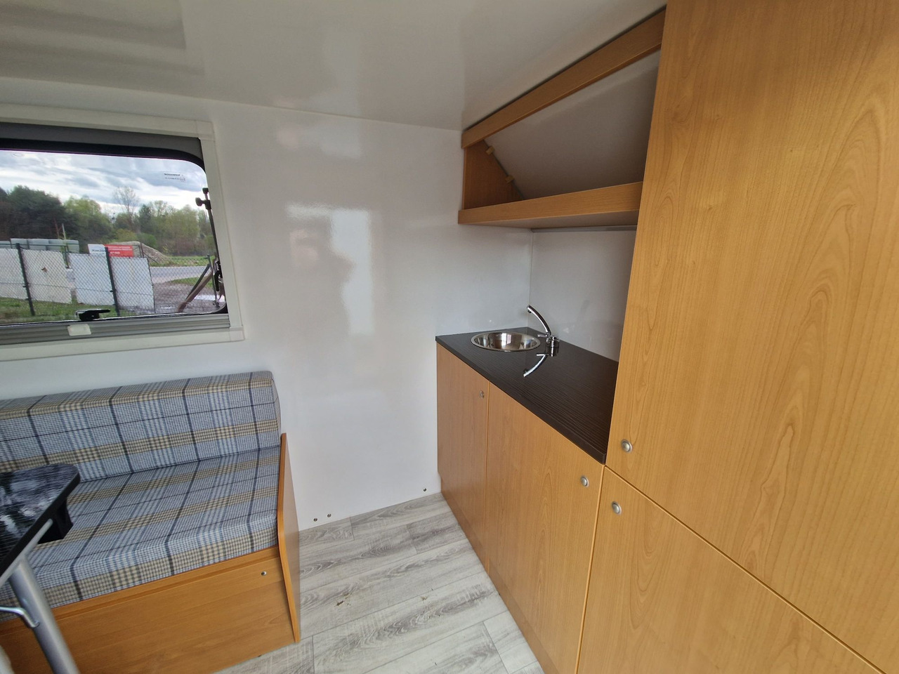 MiniCamp mini przyczepa kempingowa wyprawowa Everest Niewiadów - كرفان سحب: صورة 4 MiniCamp mini przyczepa kempingowa wyprawowa Everest Niewiadów - كرفان سحب: صورة 4