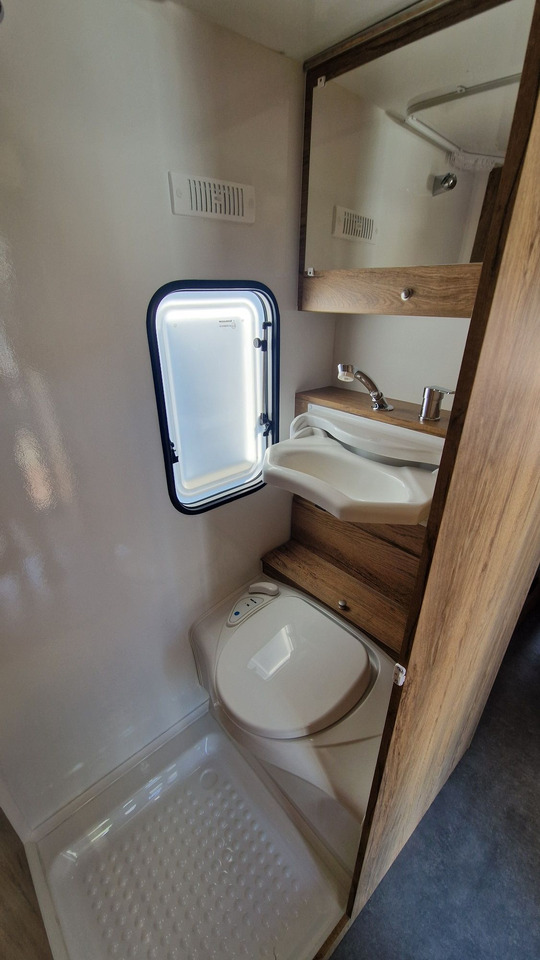 N-LAZUR Niewiadów Nowa Przyczepa Kempingowa dla 4 osób z Łazienką - كرفان سحب: صورة 4 N-LAZUR Niewiadów Nowa Przyczepa Kempingowa dla 4 osób z Łazienką - كرفان سحب: صورة 4