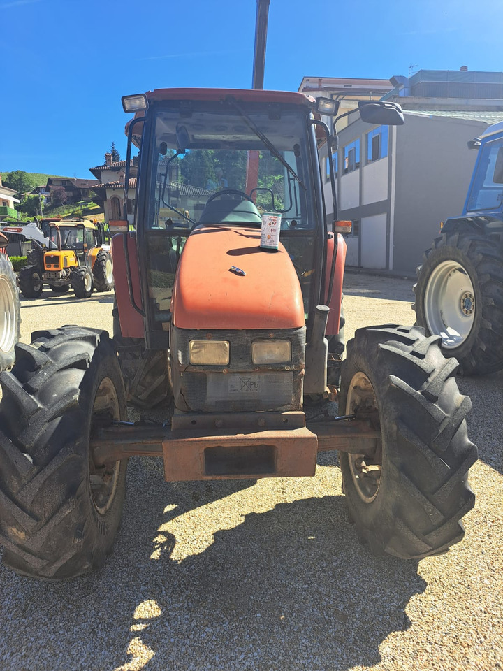 NEW HOLLAND New Holland L85 - جرار: صورة 3 NEW HOLLAND New Holland L85 - جرار: صورة 3