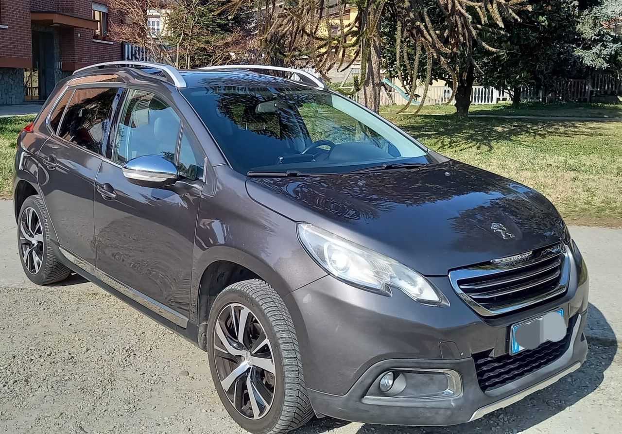 PEUGEOT 2008 - سيدان: صورة 1 PEUGEOT 2008 - سيدان: صورة 1