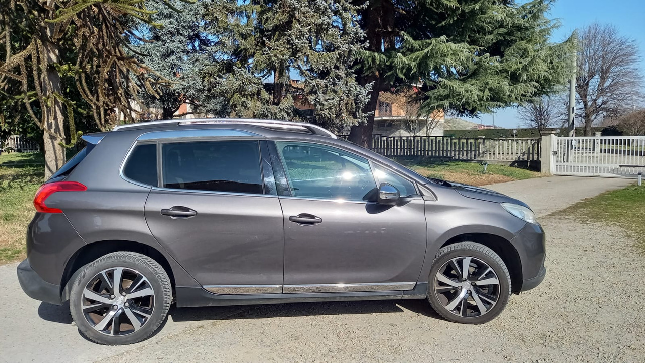 PEUGEOT 2008 - سيدان: صورة 3 PEUGEOT 2008 - سيدان: صورة 3