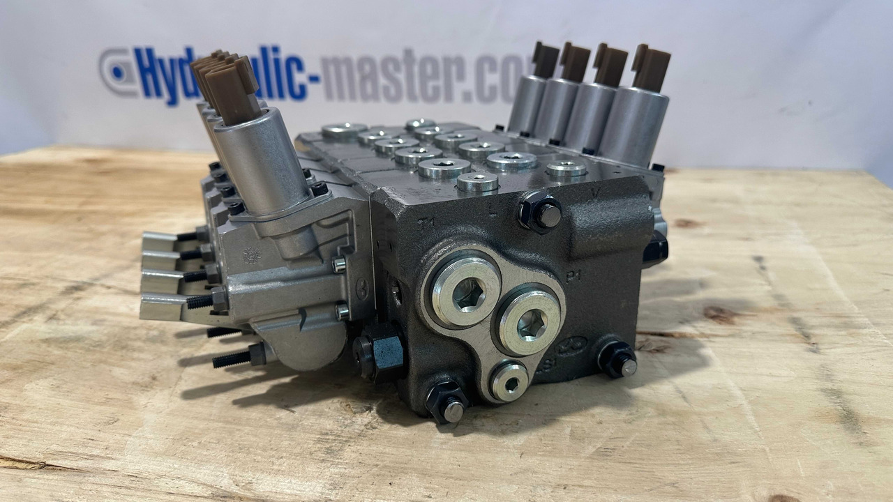 Valve Walvoil DPX100 Vermeer, Predator, Bobcat - آلة طحن جذوع الأشجار: صورة 3 Valve Walvoil DPX100 Vermeer, Predator, Bobcat - آلة طحن جذوع الأشجار: صورة 3