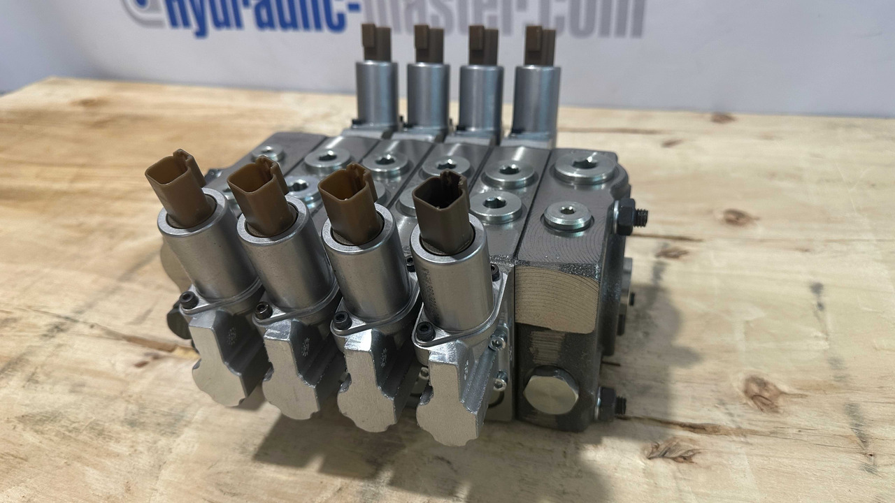 Valve Walvoil DPX100 Vermeer, Predator, Bobcat - آلة طحن جذوع الأشجار: صورة 2 Valve Walvoil DPX100 Vermeer, Predator, Bobcat - آلة طحن جذوع الأشجار: صورة 2