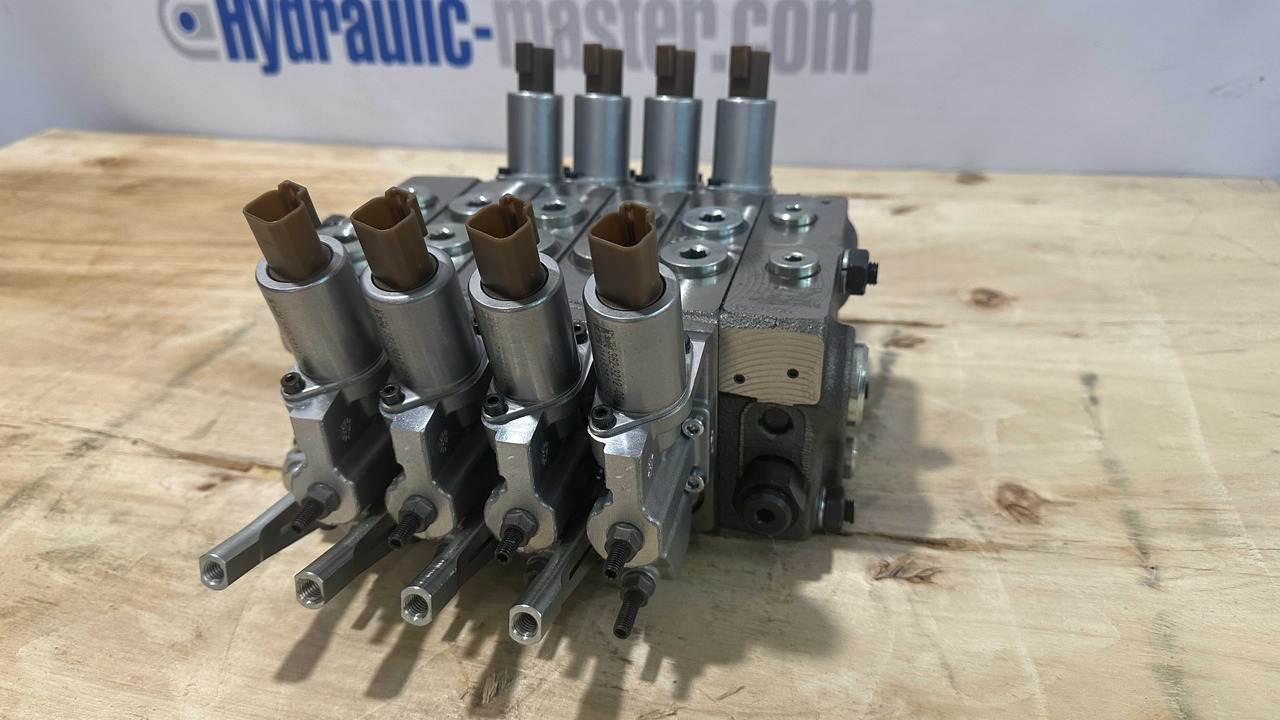Valve Walvoil DPX100 Vermeer, Predator, Bobcat - آلة طحن جذوع الأشجار: صورة 1 Valve Walvoil DPX100 Vermeer, Predator, Bobcat - آلة طحن جذوع الأشجار: صورة 1