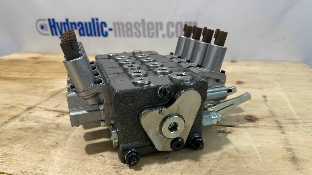 Valve Walvoil DPX100 Vermeer, Predator, Bobcat - آلة طحن جذوع الأشجار: صورة 4 Valve Walvoil DPX100 Vermeer, Predator, Bobcat - آلة طحن جذوع الأشجار: صورة 4
