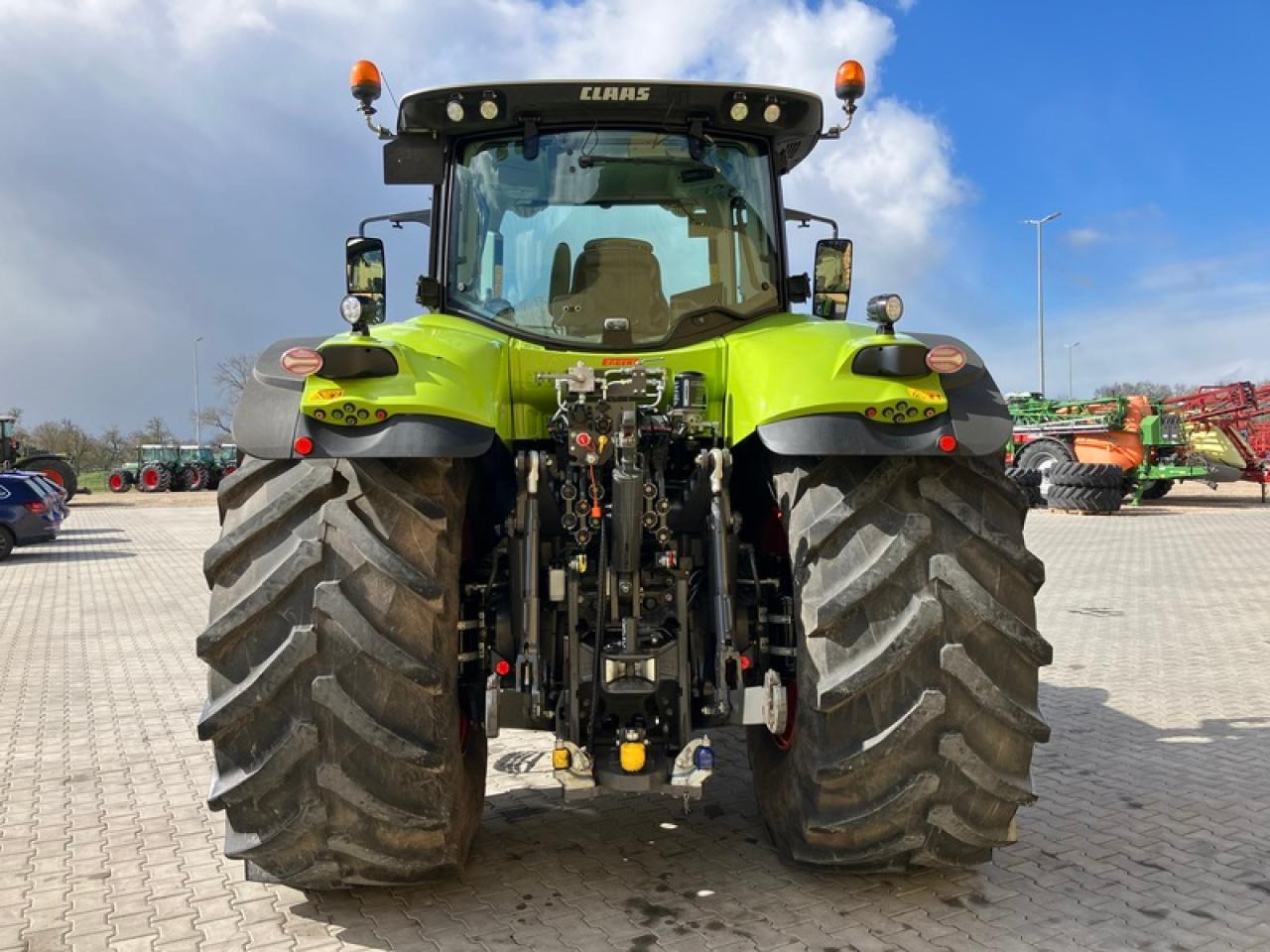 CLAAS AXION 870 - جرار: صورة 4 CLAAS AXION 870 - جرار: صورة 4