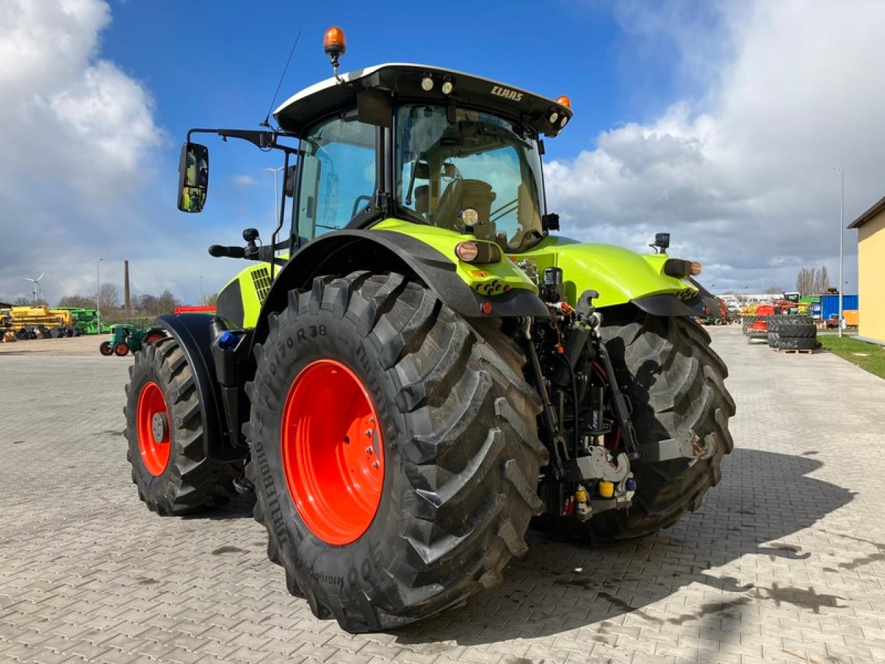 CLAAS AXION 870 - جرار: صورة 3 CLAAS AXION 870 - جرار: صورة 3