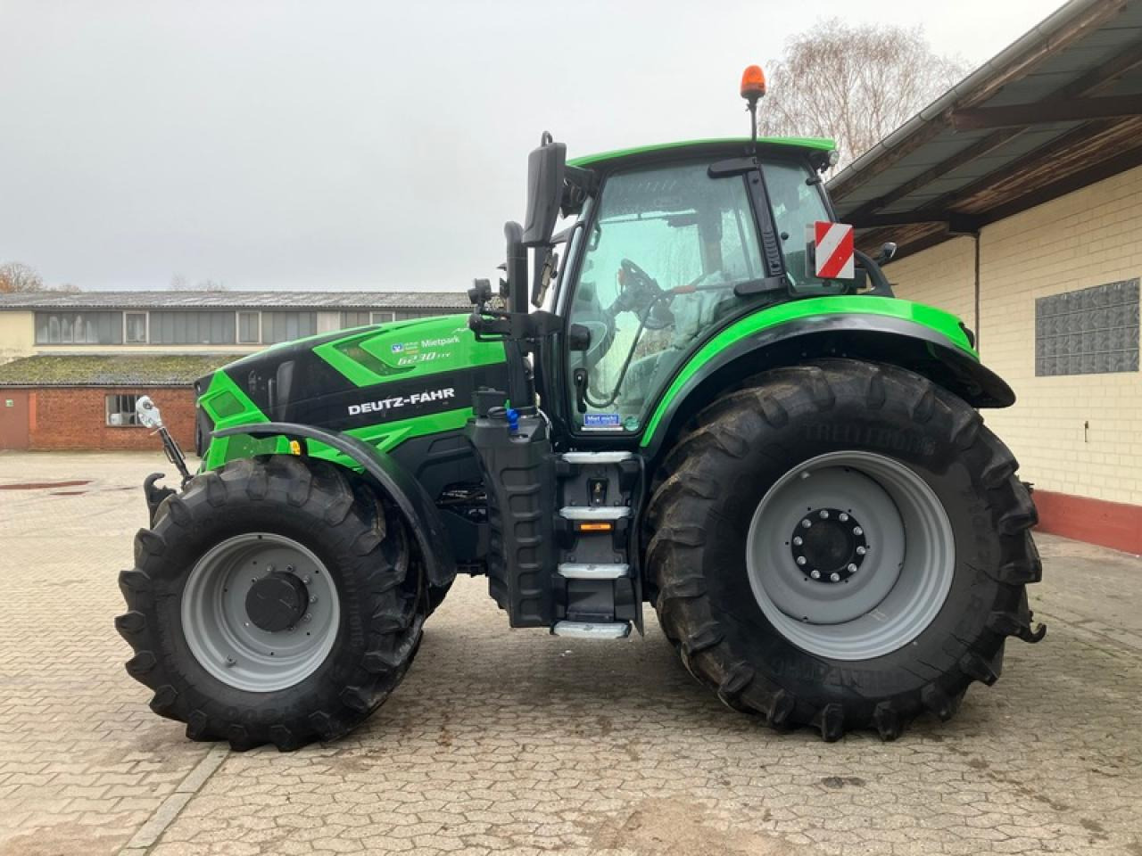 Deutz-Fahr 6230 TTV - جرار: صورة 2 Deutz-Fahr 6230 TTV - جرار: صورة 2