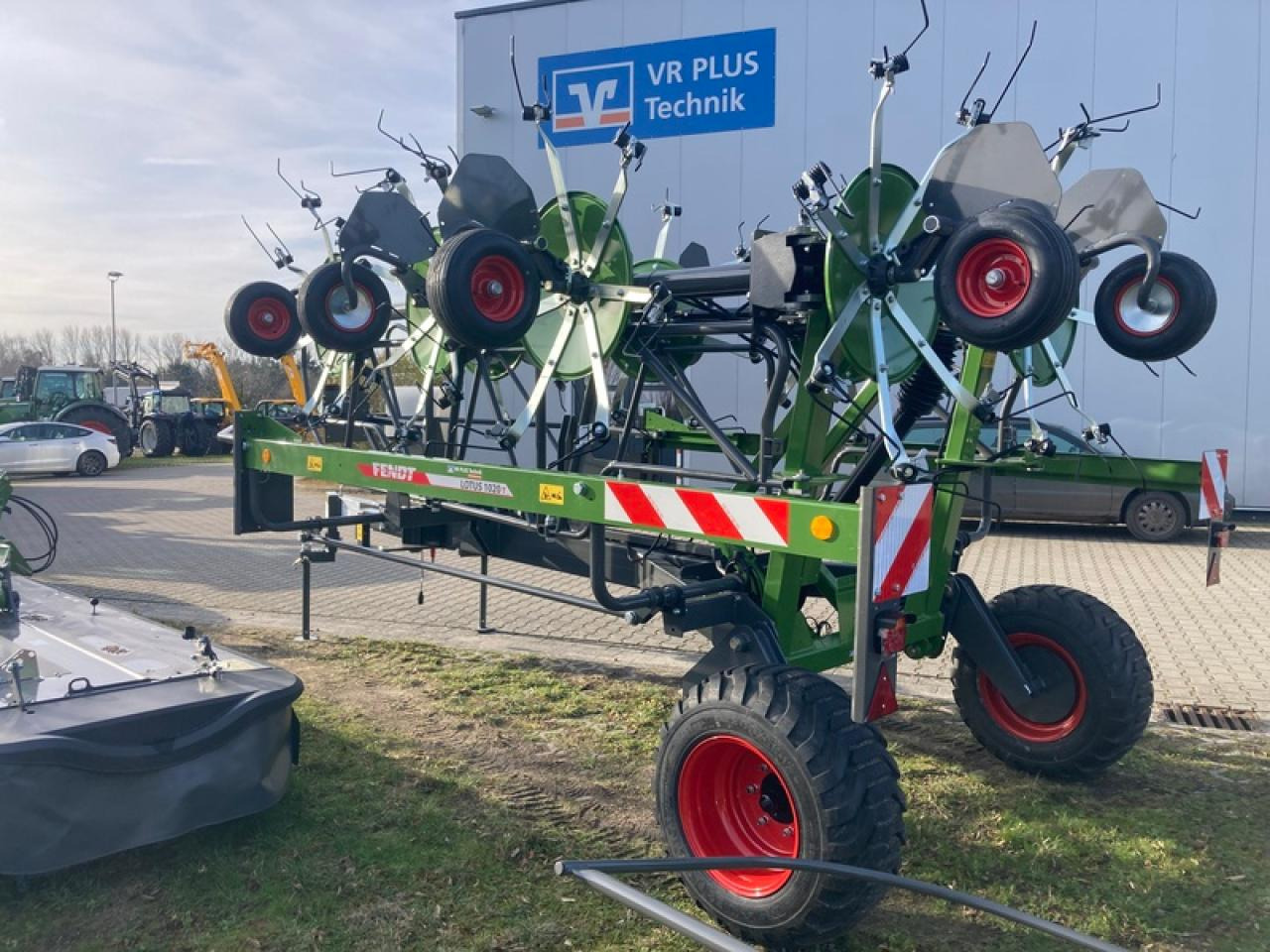 Fendt LOTUS 1020 T - آلة تيبيس العشب/ آلة جمع العشب: صورة 3 Fendt LOTUS 1020 T - آلة تيبيس العشب/ آلة جمع العشب: صورة 3