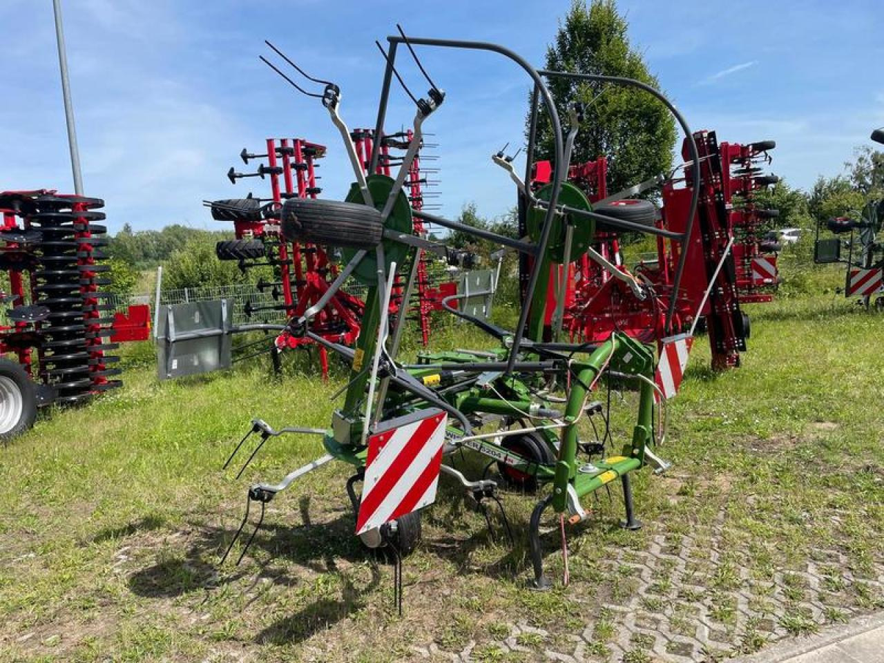 Fendt TWISTER 5204 AKTION - آلة تيبيس العشب/ آلة جمع العشب: صورة 4 Fendt TWISTER 5204 AKTION - آلة تيبيس العشب/ آلة جمع العشب: صورة 4