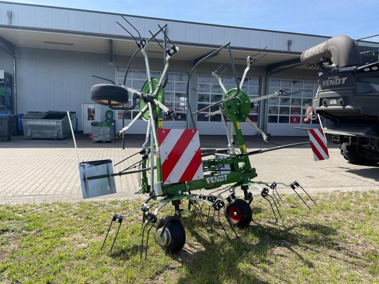 Fendt TWISTER 5204 AKTION - آلة تيبيس العشب/ آلة جمع العشب: صورة 2 Fendt TWISTER 5204 AKTION - آلة تيبيس العشب/ آلة جمع العشب: صورة 2