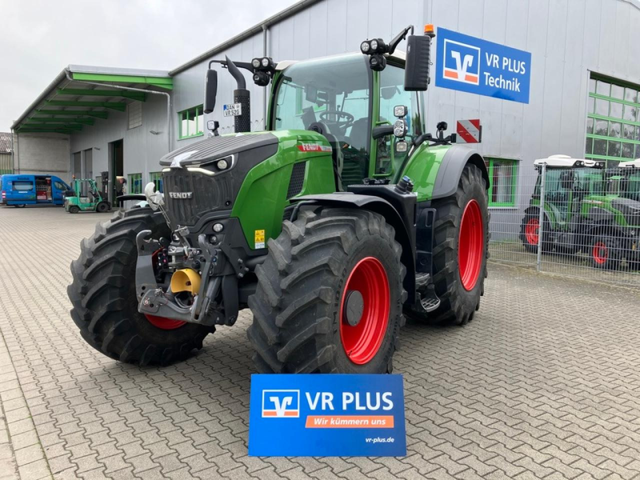Fendt VARIO 720 - جرار: صورة 1 Fendt VARIO 720 - جرار: صورة 1