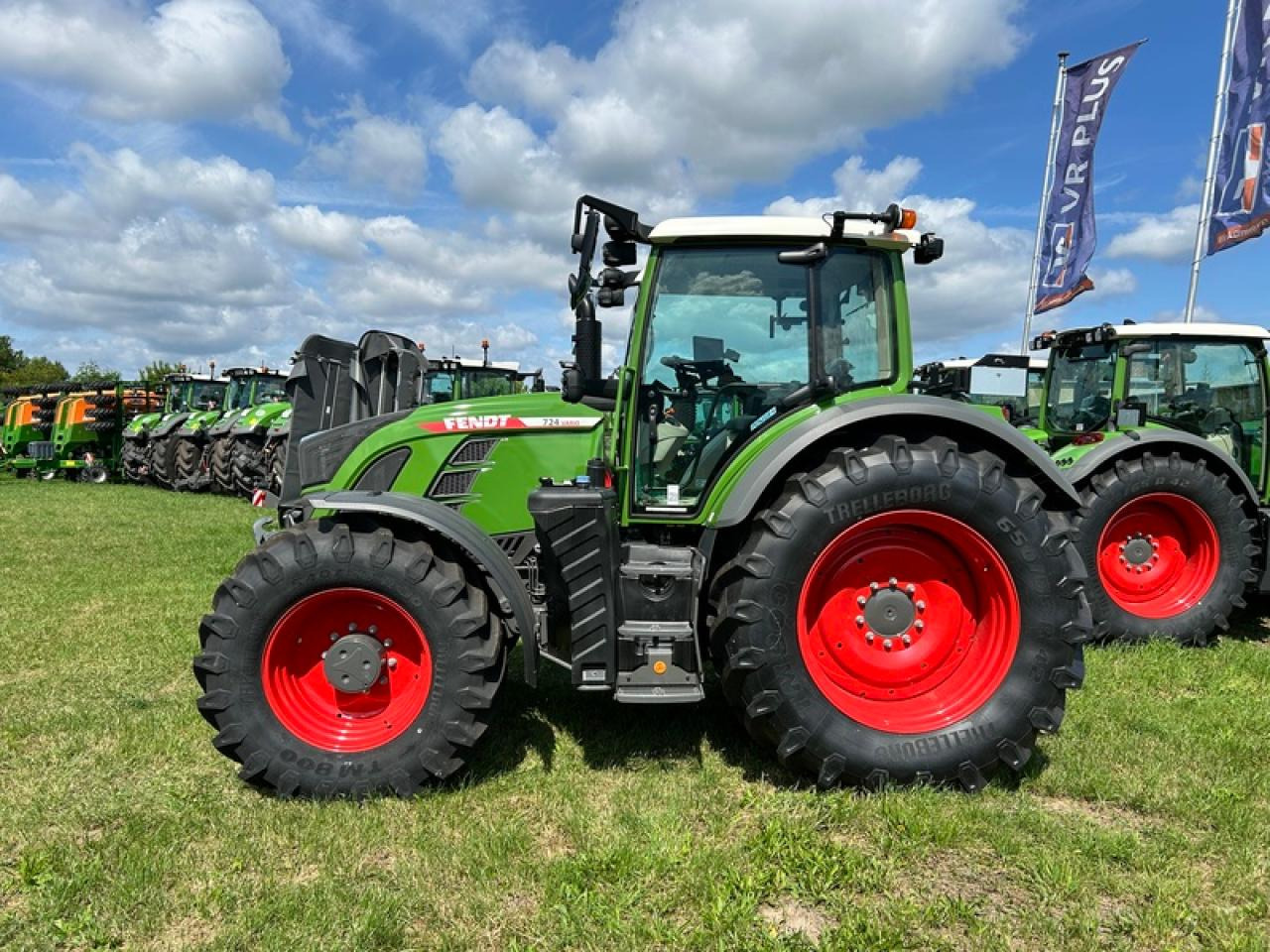 Fendt VARIO 724 GEN 6 PROFI+ SETTING 2 - جرار: صورة 2 Fendt VARIO 724 GEN 6 PROFI+ SETTING 2 - جرار: صورة 2
