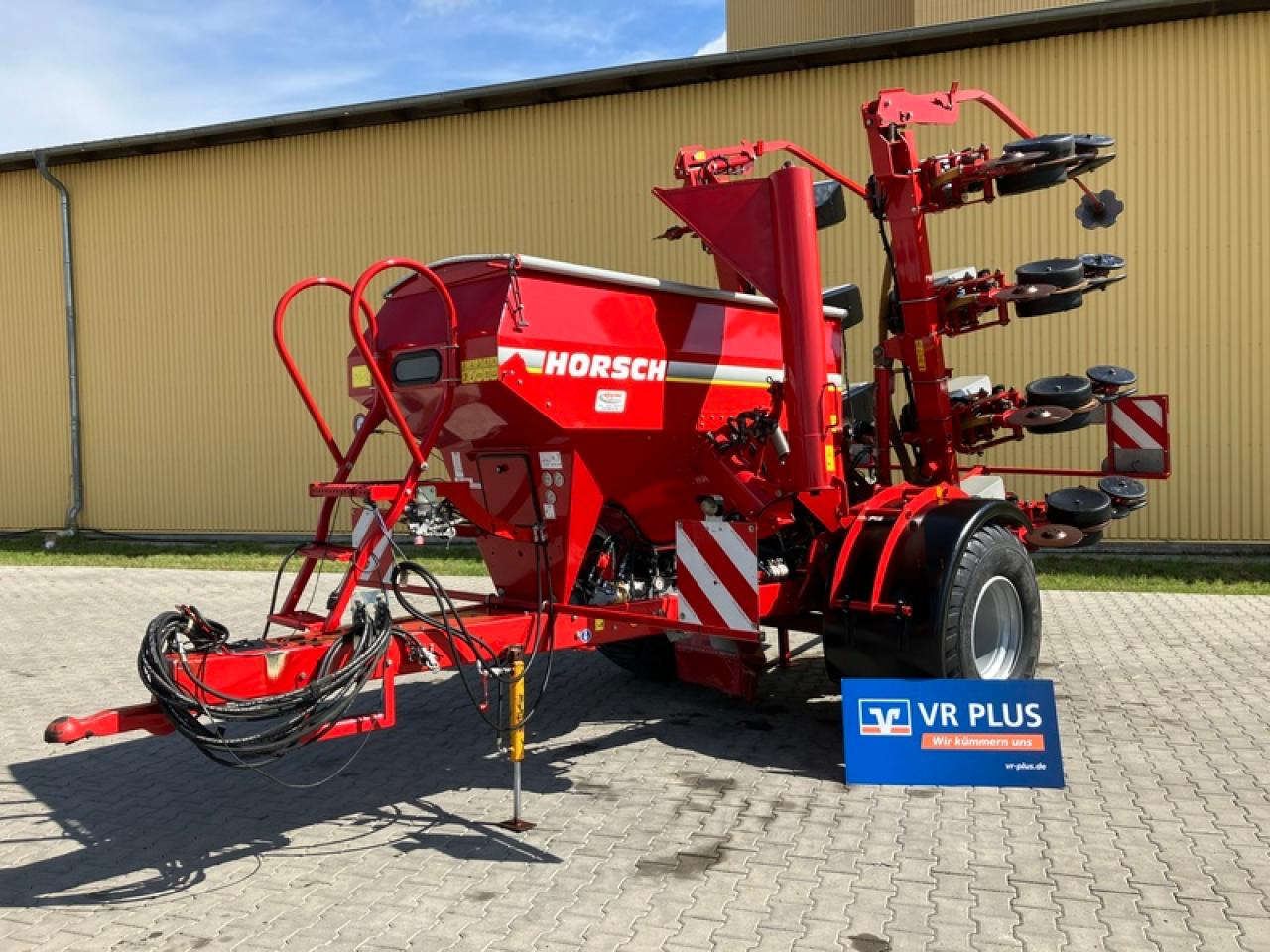 Horsch MAESTRO 8.75 CC - آلة نثر البذور الدقيقة: صورة 1 Horsch MAESTRO 8.75 CC - آلة نثر البذور الدقيقة: صورة 1