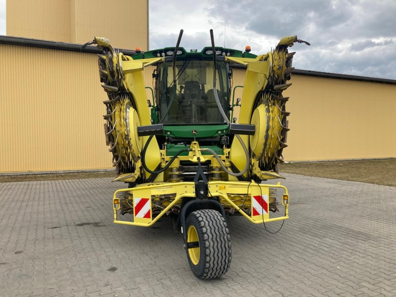 John Deere 8600 I - حصادة الأعلاف: صورة 4 John Deere 8600 I - حصادة الأعلاف: صورة 4