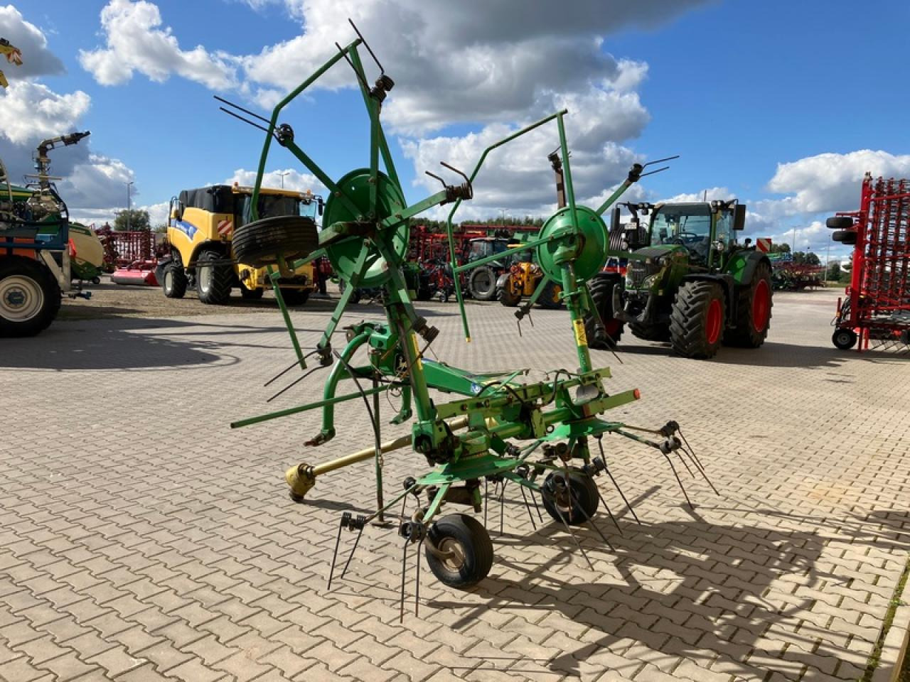 Kuhn GF 5001 MH - آلة تيبيس العشب/ آلة جمع العشب: صورة 2 Kuhn GF 5001 MH - آلة تيبيس العشب/ آلة جمع العشب: صورة 2