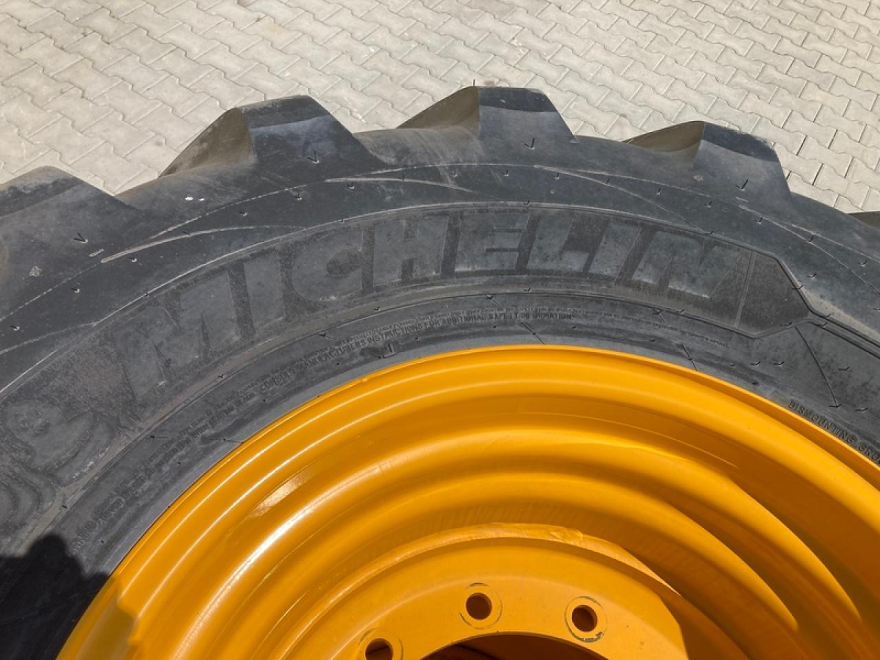 Michelin 620/70R26 VF CFO+ ZU JCB TM 420 - إطارات: صورة 5 Michelin 620/70R26 VF CFO+ ZU JCB TM 420 - إطارات: صورة 5