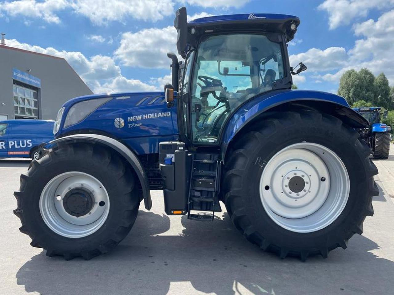 New Holland T 7.225 - جرار: صورة 2 New Holland T 7.225 - جرار: صورة 2