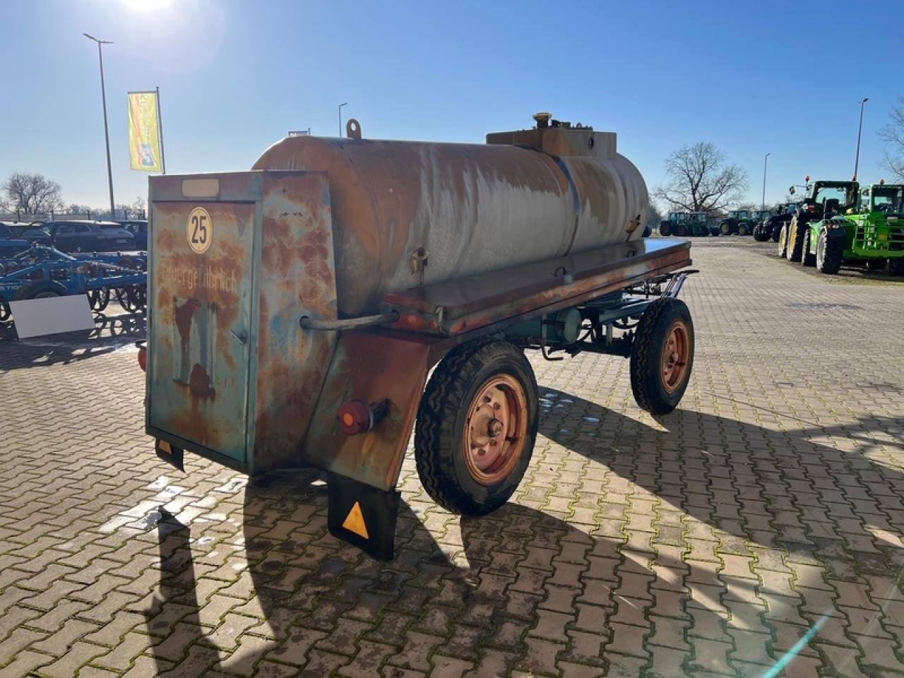 TANKWAGEN VEB WITTENBERGE - عربة مقطورة: صورة 3 TANKWAGEN VEB WITTENBERGE - عربة مقطورة: صورة 3