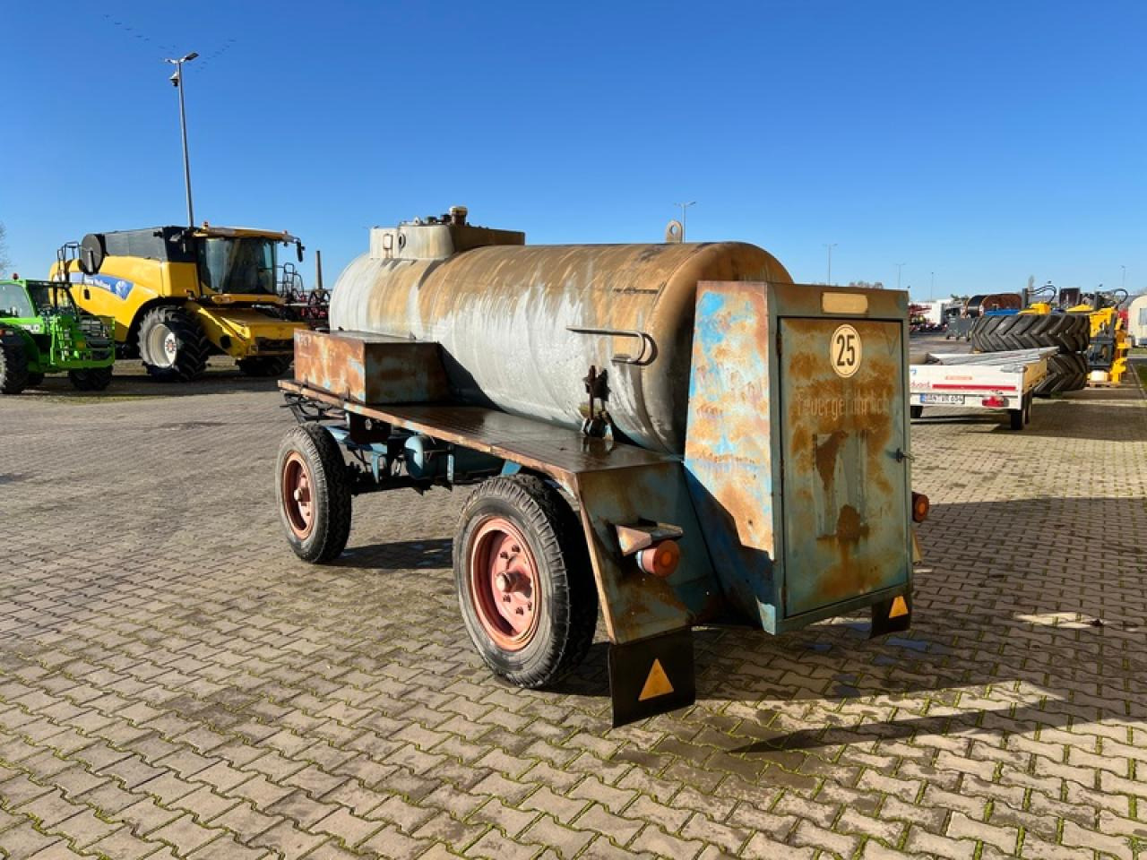 TANKWAGEN VEB WITTENBERGE - عربة مقطورة: صورة 2 TANKWAGEN VEB WITTENBERGE - عربة مقطورة: صورة 2