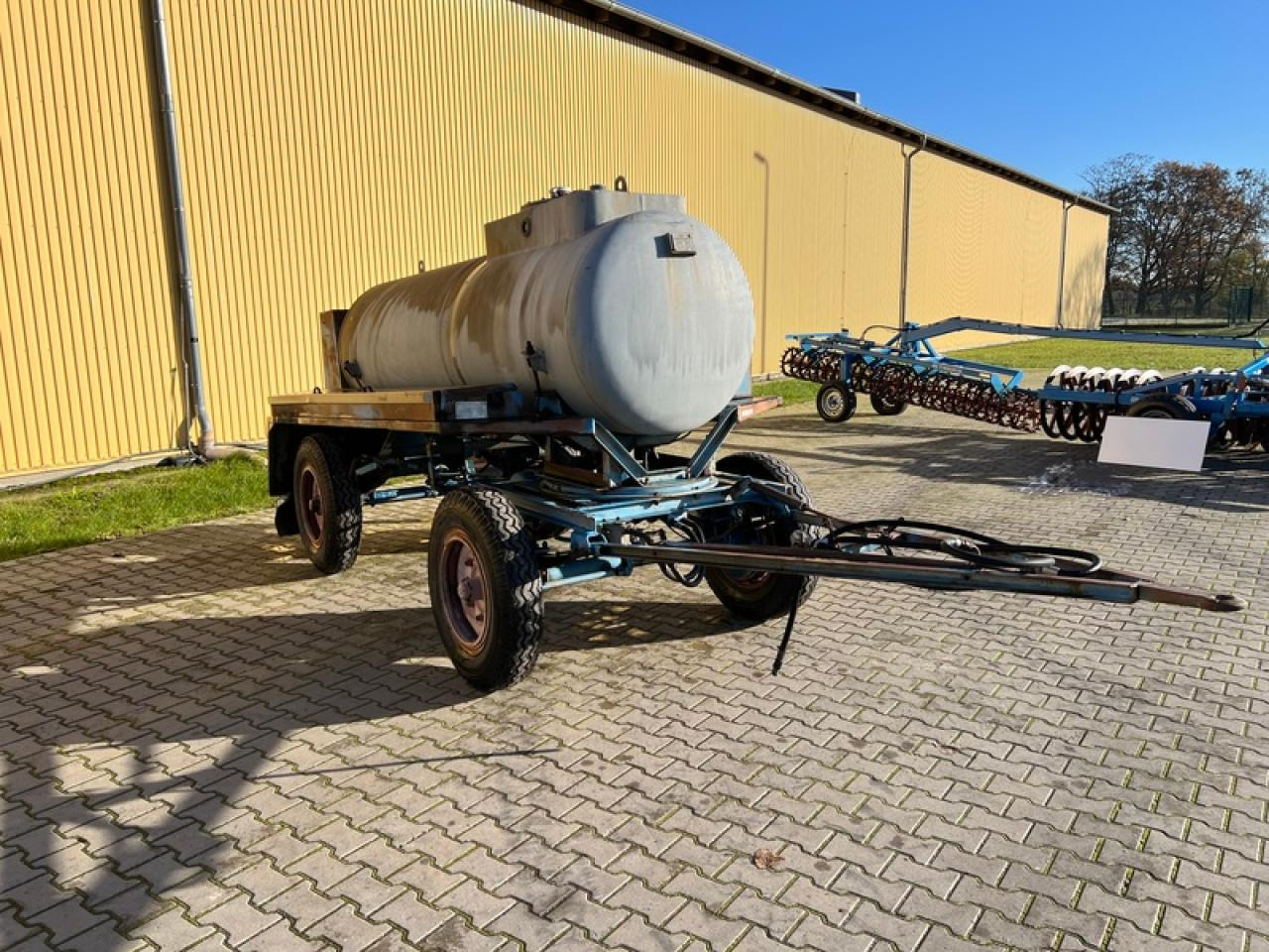 TANKWAGEN VEB WITTENBERGE - عربة مقطورة: صورة 4 TANKWAGEN VEB WITTENBERGE - عربة مقطورة: صورة 4