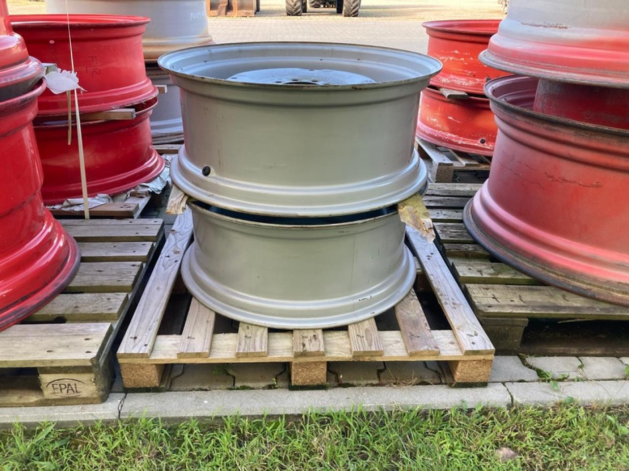 VERSTELLFELGEN W11X28 - الجنوط - الآلات الزراعية: صورة 2 VERSTELLFELGEN W11X28 - الجنوط - الآلات الزراعية: صورة 2