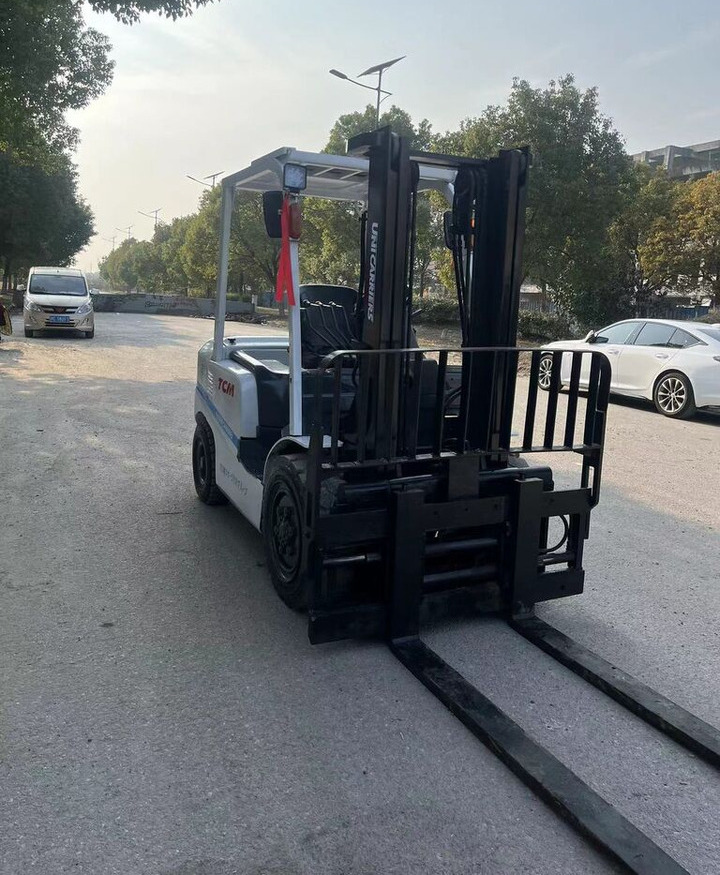 TCM FD30 FD50 FD100 FD80 3ton 5ton - رافعة شوكية ديزل: صورة 3 TCM FD30 FD50 FD100 FD80 3ton 5ton - رافعة شوكية ديزل: صورة 3